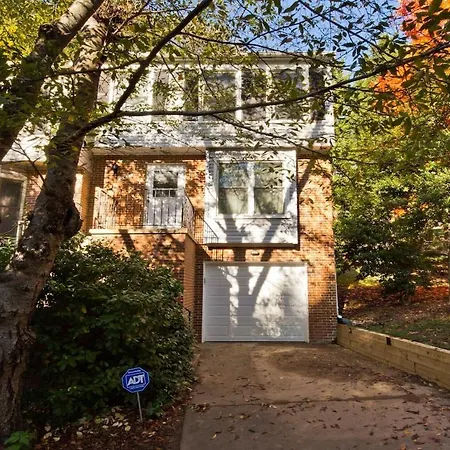Cozy 3 Bedroom And 2 Bath Townhouse